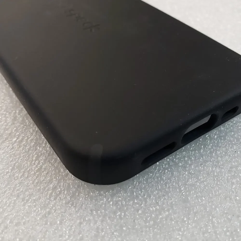 Speck Magnetic Case for iPhone 13 - Black Cover